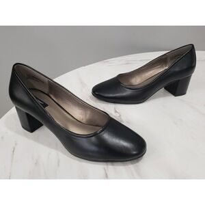 VERY CLEAN - Size 8.5 WIDE Daphne MASSYS Pumps black heel block